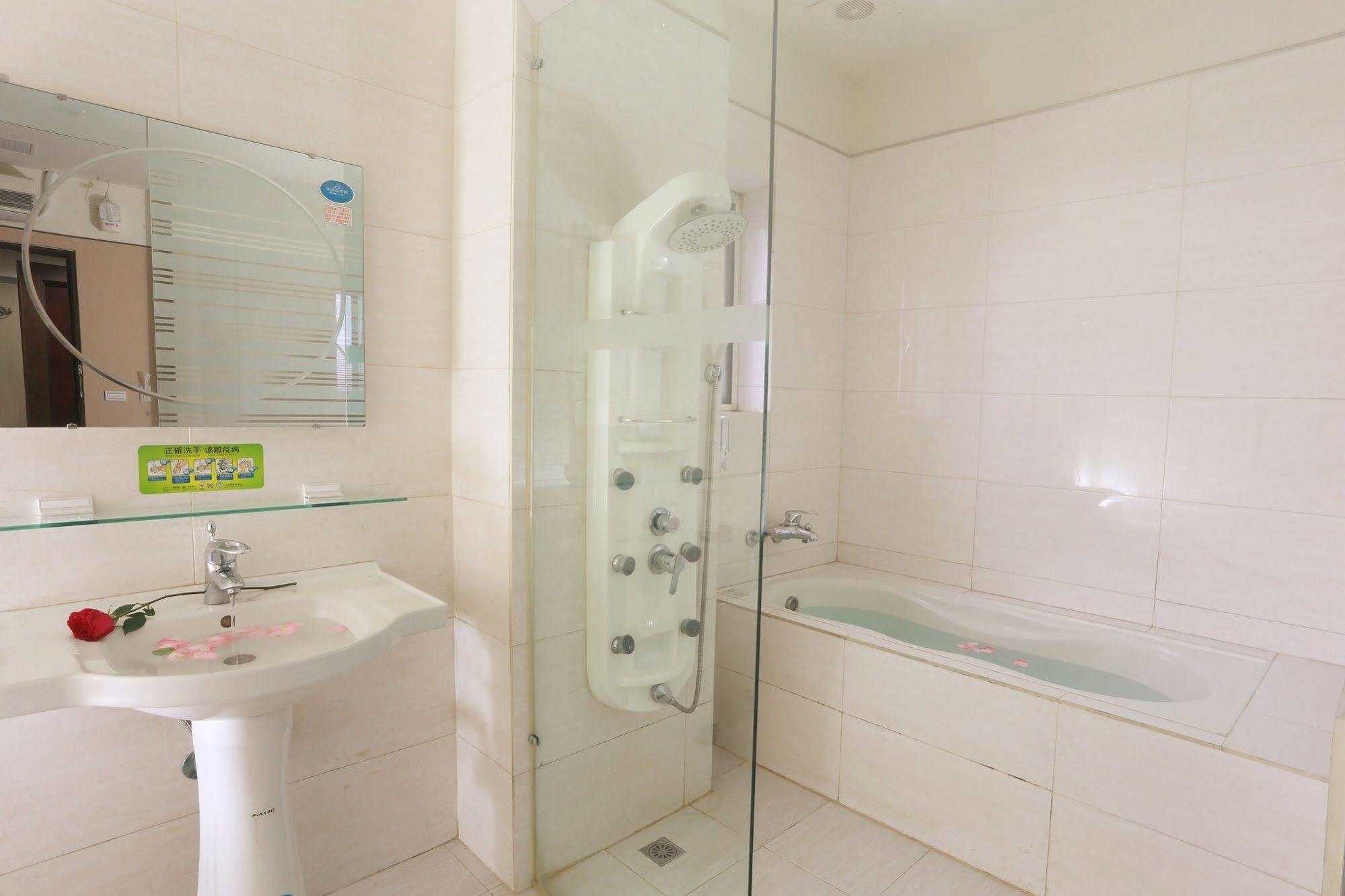 לודונג King Town Hotel מראה חיצוני תמונה